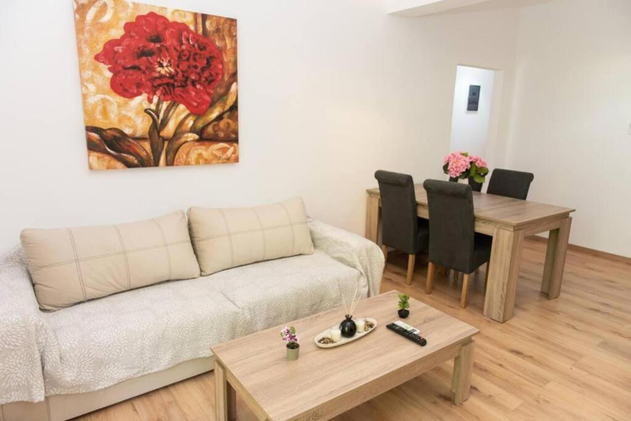 Renovated Spacious Flat 7Min To Subway Station- Афины Экстерьер фото