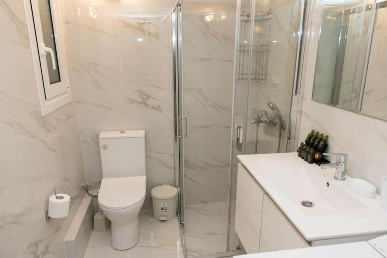 Renovated Spacious Flat 7Min To Subway Station- Афины Экстерьер фото